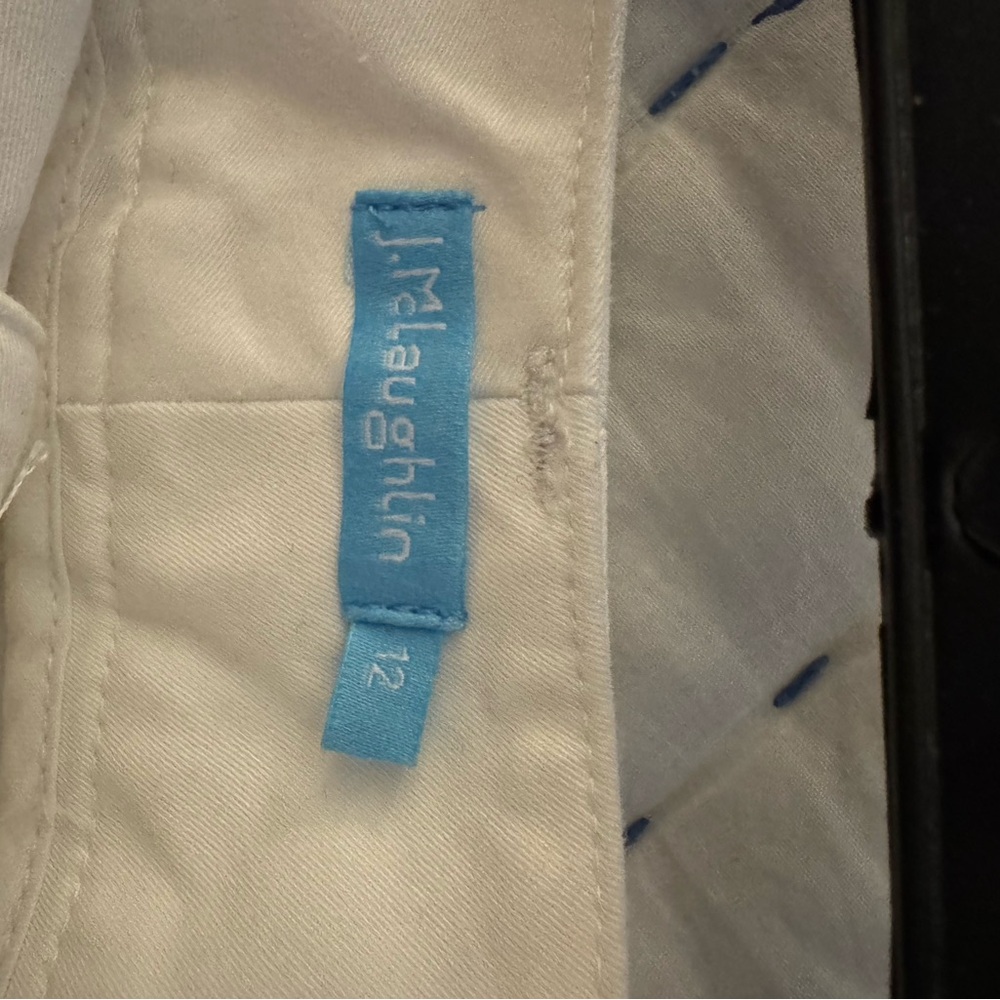 J McLaughlin NWOT White Scalloped Hem Shorts Size 12 - Picture 4 of 5